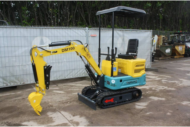 DigMaster DM100 - Mini excavator: picture 2 DigMaster DM100 - Mini excavator: picture 2