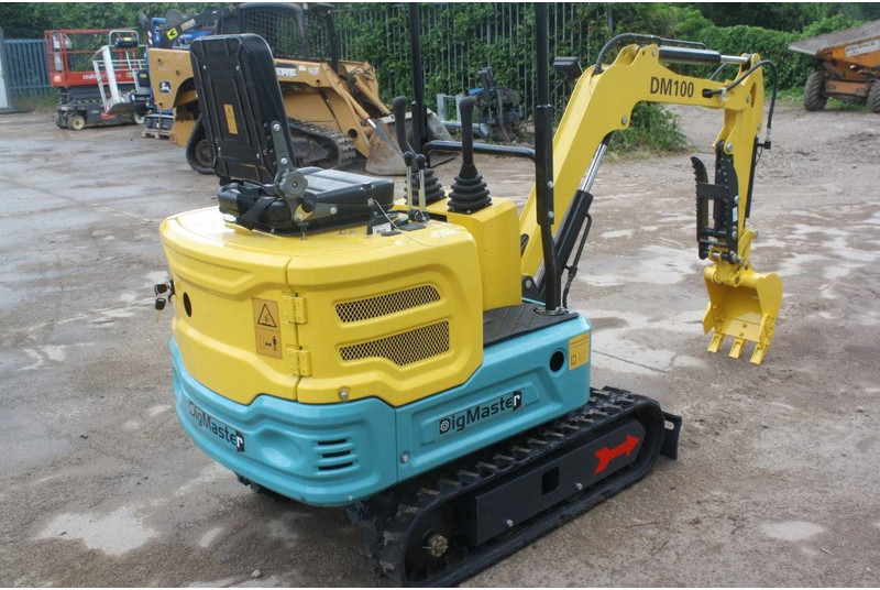 DigMaster DM100 - Mini excavator: picture 5 DigMaster DM100 - Mini excavator: picture 5