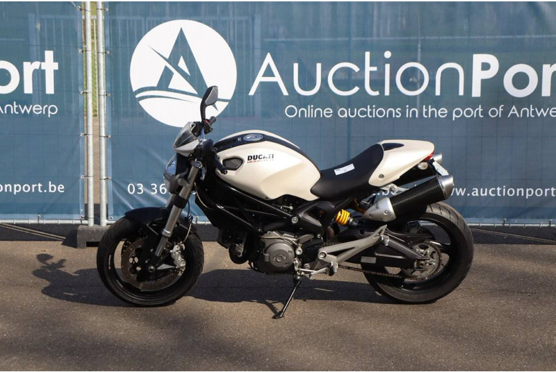 Ducati MONSTER 696 - Motorcycle: picture 2 Ducati MONSTER 696 - Motorcycle: picture 2