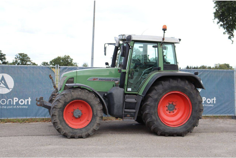 Fendt Vario Favorit 716 - Farm tractor: picture 1 Fendt Vario Favorit 716 - Farm tractor: picture 1