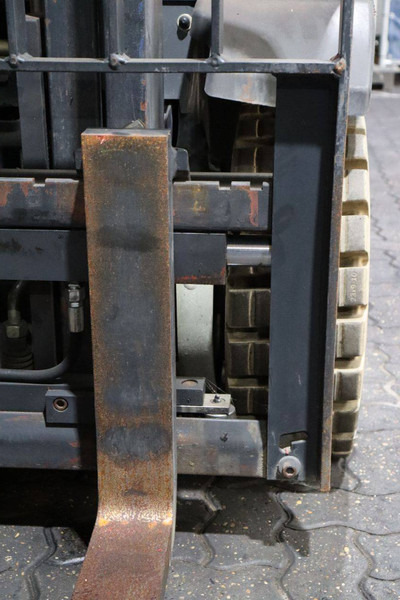 LPG forklift Fenwick-Linde H25T-02: picture 12 LPG forklift Fenwick-Linde H25T-02: picture 12