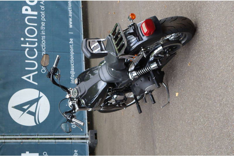 Harley-Davidson Dyna Street Bob - Motorcycle: picture 4 Harley-Davidson Dyna Street Bob - Motorcycle: picture 4