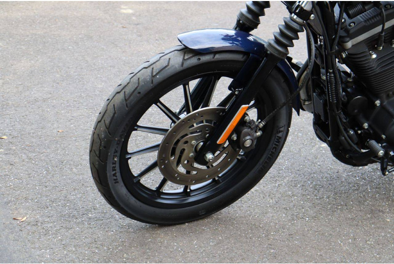 Motorcycle Harley-Davidson Sportster XL883 Iron: picture 11