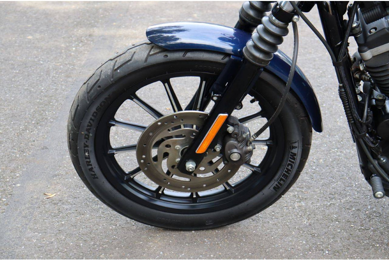 Motorcycle Harley-Davidson Sportster XL883 Iron: picture 12