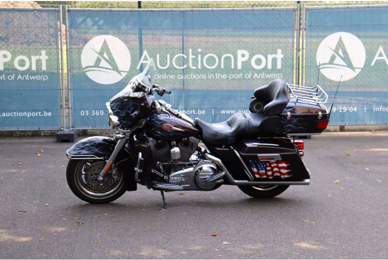 Harley-Davidson Ultra Classic CVO - Motorcycle: picture 1 Harley-Davidson Ultra Classic CVO - Motorcycle: picture 1