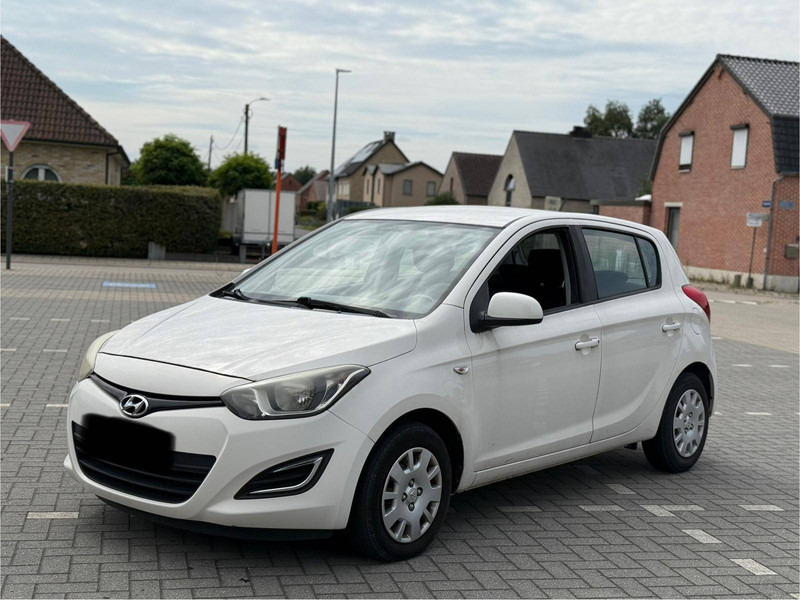 Hyundai i20 1.1 CRDI - Sedan: picture 1 Hyundai i20 1.1 CRDI - Sedan: picture 1