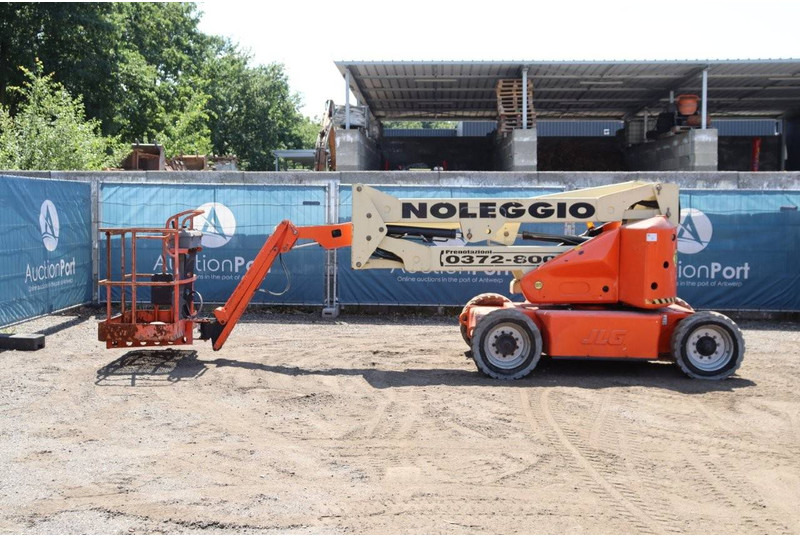 JLG E450AJ - Articulated boom: picture 2 JLG E450AJ - Articulated boom: picture 2