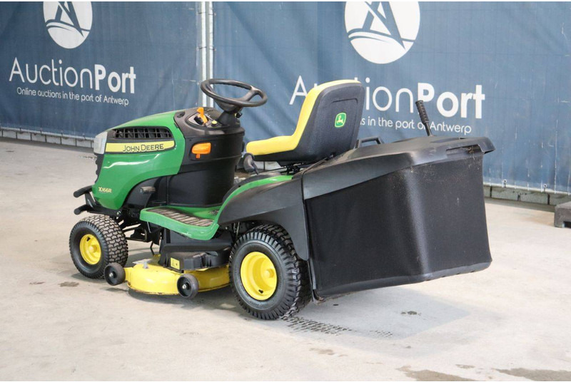 John Deere X166R - Garden mower: picture 3 John Deere X166R - Garden mower: picture 3
