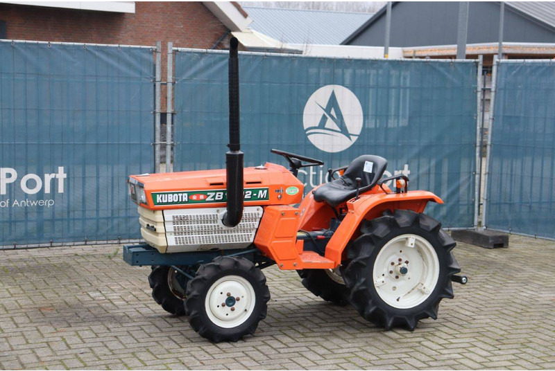 Kubota B1502DT - Farm tractor: picture 1 Kubota B1502DT - Farm tractor: picture 1