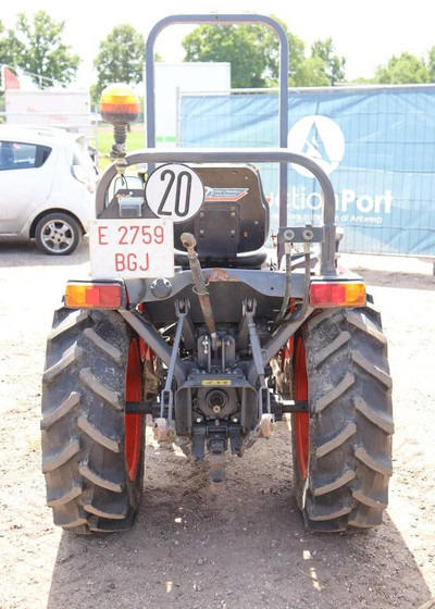 Kubota B2530 - Farm tractor: picture 4 Kubota B2530 - Farm tractor: picture 4