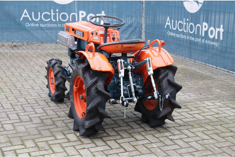 Kubota B7000 - Farm tractor: picture 4 Kubota B7000 - Farm tractor: picture 4