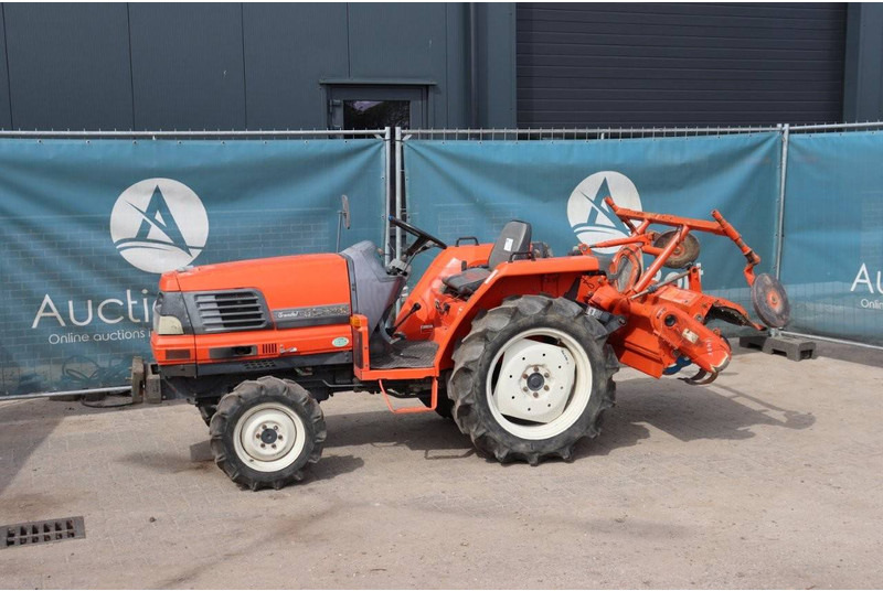 Kubota GL240 - Farm tractor: picture 1 Kubota GL240 - Farm tractor: picture 1