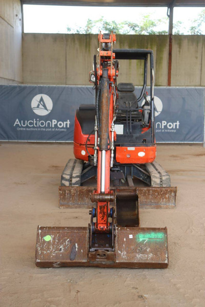 Mini excavator Kubota U35-3a3: picture 8