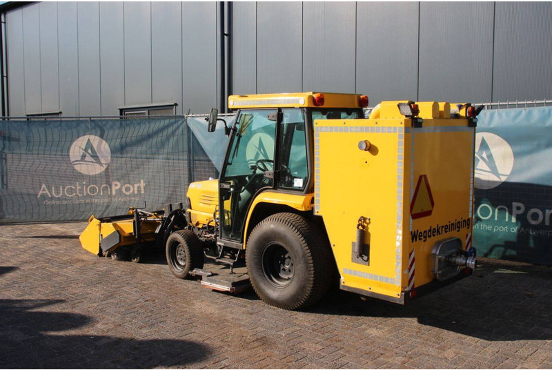 Kubota Version STV40 - Farm tractor: picture 3 Kubota Version STV40 - Farm tractor: picture 3