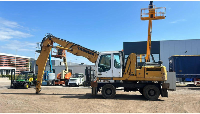 Liebherr A 904 C - Wheel excavator: picture 1 Liebherr A 904 C - Wheel excavator: picture 1