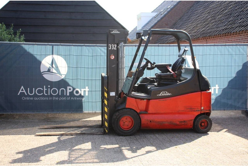Linde E30/03/600 - Electric forklift: picture 1 Linde E30/03/600 - Electric forklift: picture 1