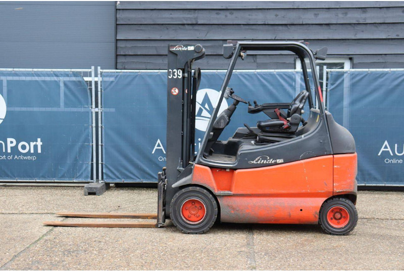 Linde E30 - Electric forklift: picture 2 Linde E30 - Electric forklift: picture 2