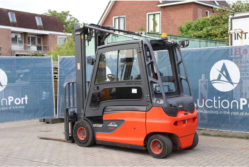 Linde E30L-01 - Electric forklift: picture 4 Linde E30L-01 - Electric forklift: picture 4