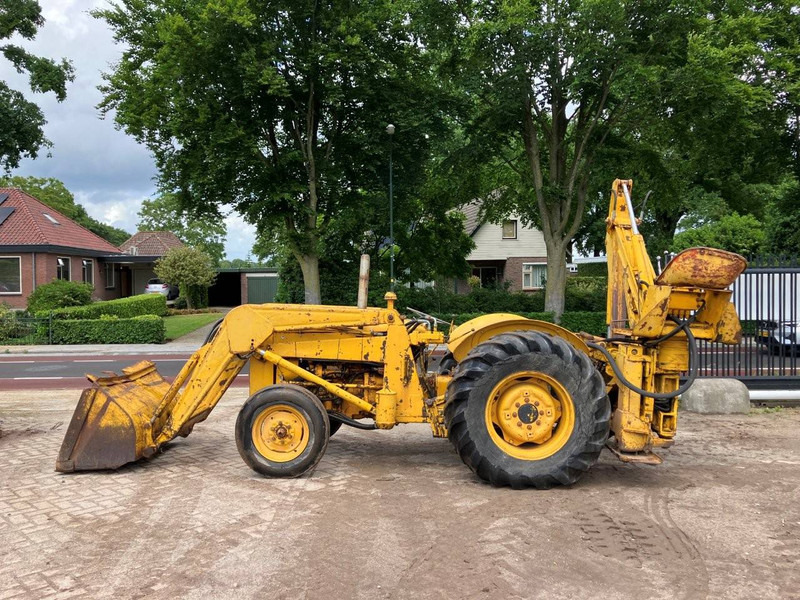 Massey Ferguson MF-205 - Backhoe loader: picture 1 Massey Ferguson MF-205 - Backhoe loader: picture 1