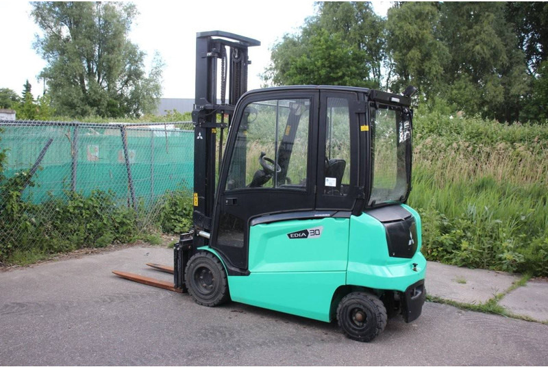Mitsubishi FB30N - Electric forklift: picture 3 Mitsubishi FB30N - Electric forklift: picture 3