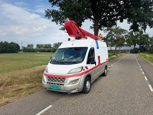 Peugeot Boxer 2.2HDI - Truck mounted aerial platform: picture 1 Peugeot Boxer 2.2HDI - Truck mounted aerial platform: picture 1