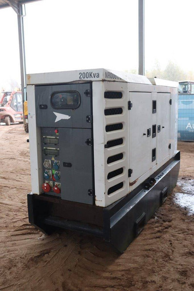 SDMO R220C3 - Generator set: picture 5 SDMO R220C3 - Generator set: picture 5