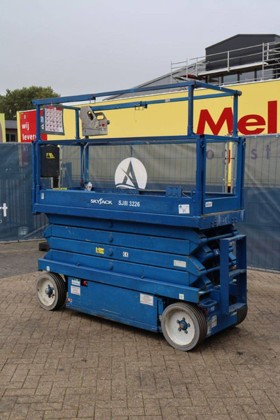 Skyjack SJIII 3226 - Scissor lift: picture 4 Skyjack SJIII 3226 - Scissor lift: picture 4