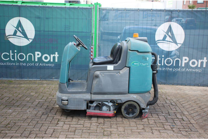 TENNANT T12 - Scrubber dryer: picture 2 TENNANT T12 - Scrubber dryer: picture 2