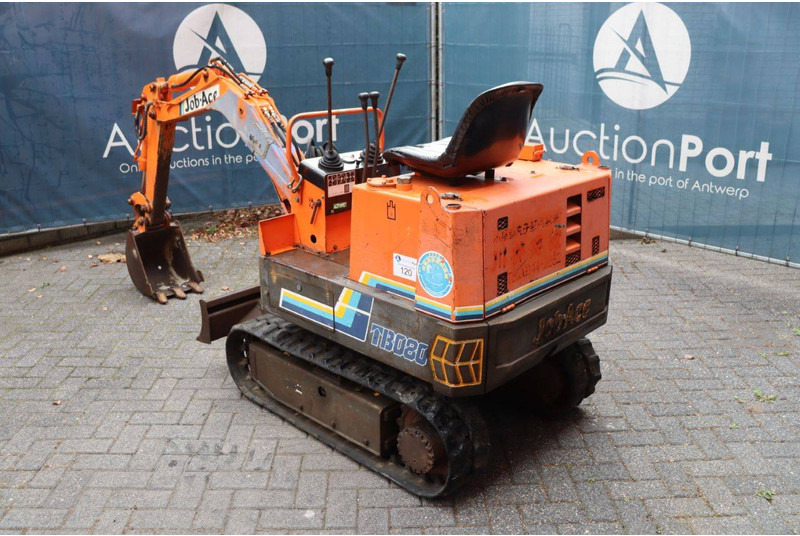 Takeuchi TB080 - Mini excavator: picture 4 Takeuchi TB080 - Mini excavator: picture 4