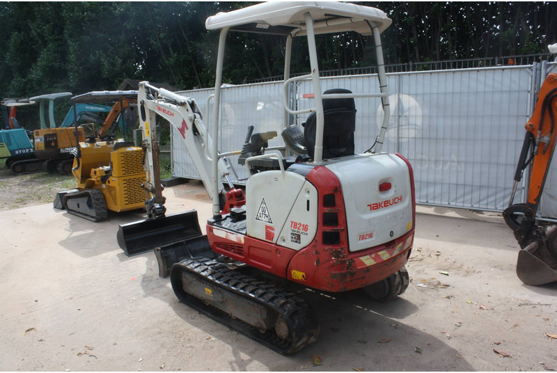 Takeuchi TB216 - Mini excavator: picture 3 Takeuchi TB216 - Mini excavator: picture 3