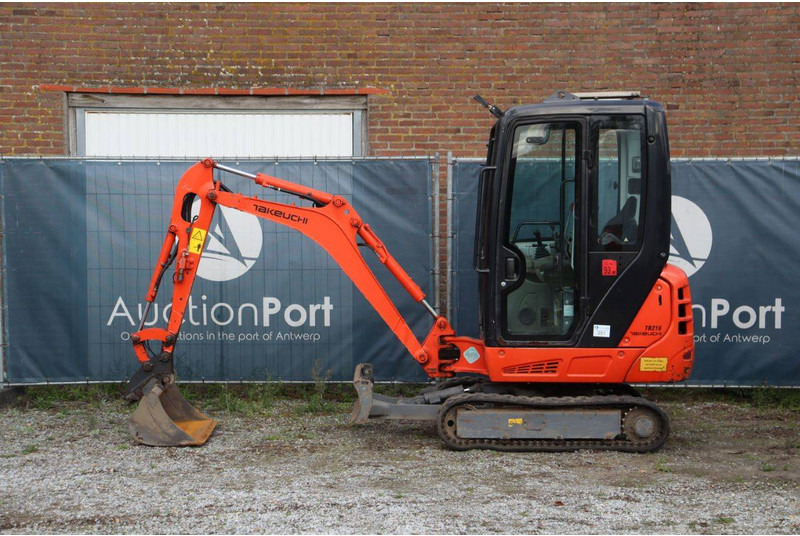 Takeuchi TB216 - Mini excavator: picture 2 Takeuchi TB216 - Mini excavator: picture 2