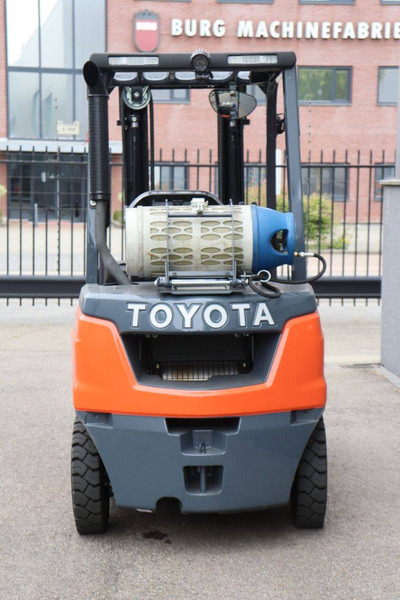 Toyota 02-8FGF25 - LPG forklift: picture 5 Toyota 02-8FGF25 - LPG forklift: picture 5
