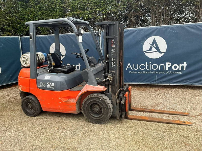 Toyota 42-7FGF25 - LPG forklift: picture 2 Toyota 42-7FGF25 - LPG forklift: picture 2