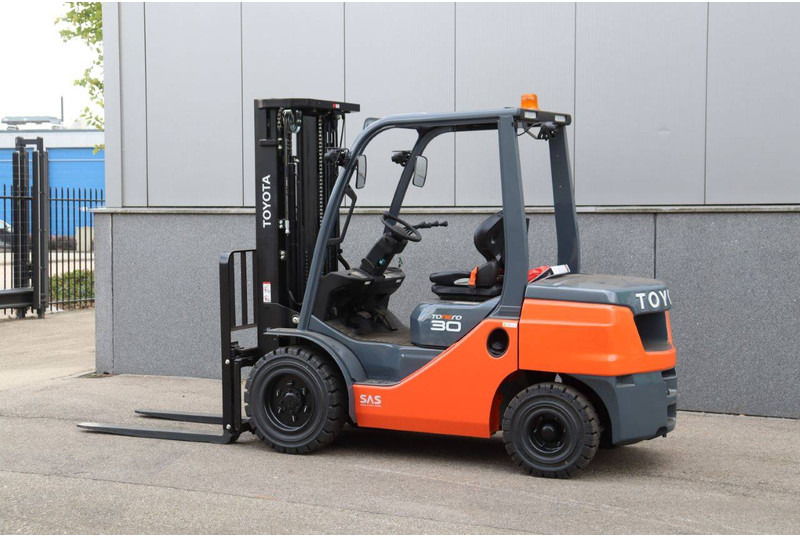 Toyota 52-8FDF30 - Diesel forklift: picture 5 Toyota 52-8FDF30 - Diesel forklift: picture 5