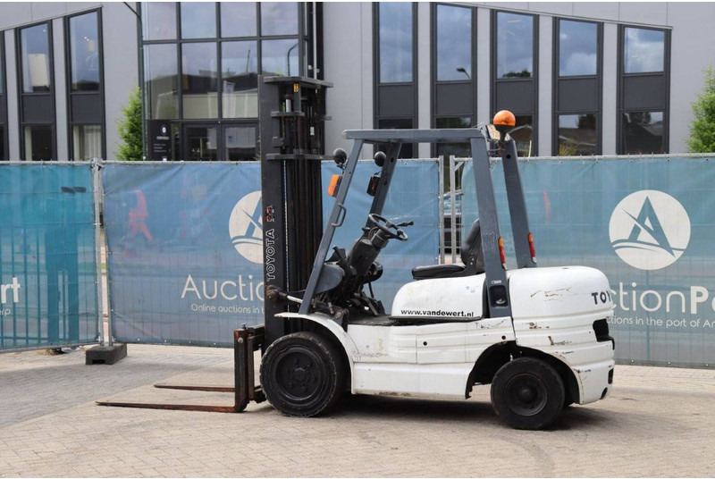 Toyota 62-6FDF30 - Diesel forklift: picture 3 Toyota 62-6FDF30 - Diesel forklift: picture 3