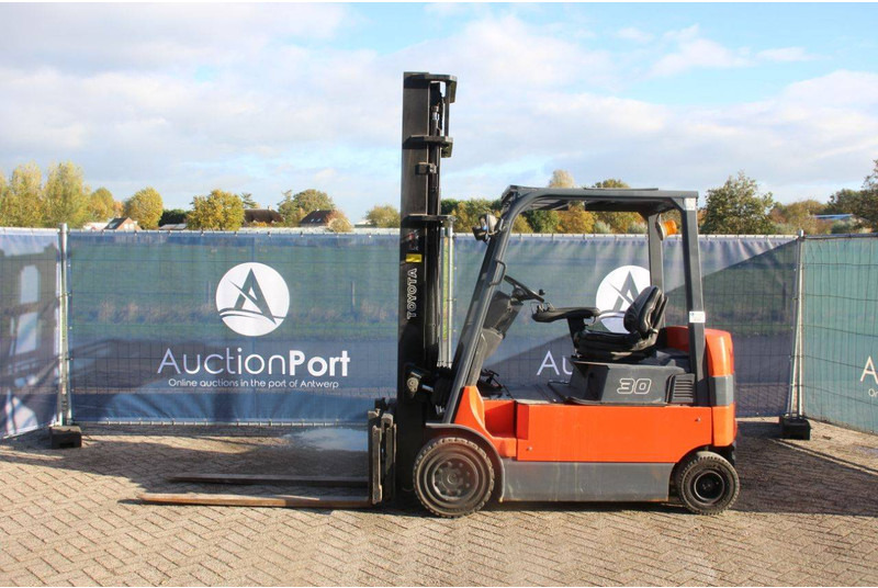 Toyota 7FBMF30 - Electric forklift: picture 2 Toyota 7FBMF30 - Electric forklift: picture 2