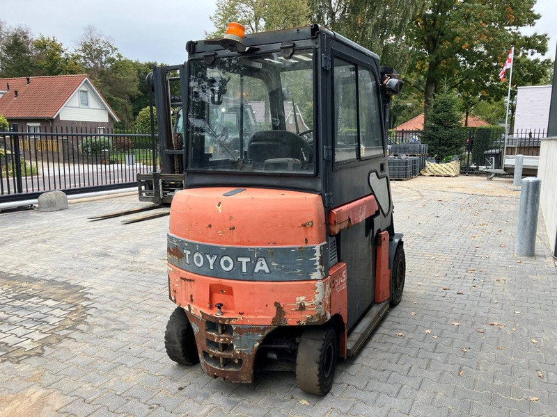 Toyota 7FBMF30 - Electric forklift: picture 5 Toyota 7FBMF30 - Electric forklift: picture 5