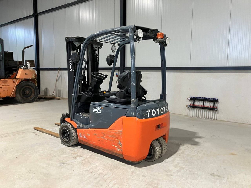 Toyota 8FBE20T - Electric forklift: picture 3 Toyota 8FBE20T - Electric forklift: picture 3