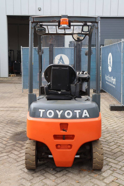 Toyota 8FBM16T - Electric forklift: picture 5 Toyota 8FBM16T - Electric forklift: picture 5