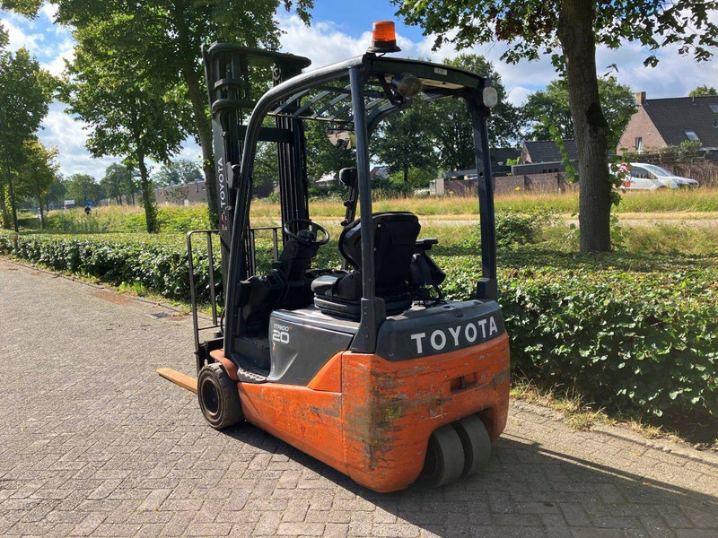 Toyota 8FBR20T - Electric forklift: picture 3 Toyota 8FBR20T - Electric forklift: picture 3