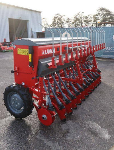 UNIA POZNANIAK 420/3 - Sowing equipment: picture 5 UNIA POZNANIAK 420/3 - Sowing equipment: picture 5