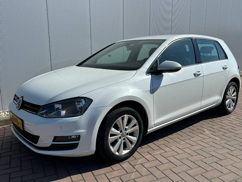 Volkswagen Golf - Car: picture 1 Volkswagen Golf - Car: picture 1