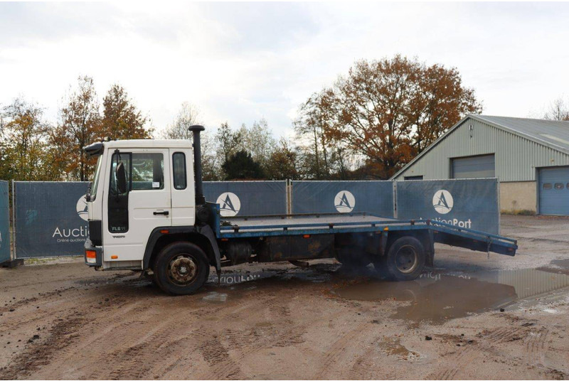 Volvo FL 613 - Dropside/ Flatbed truck: picture 1 Volvo FL 613 - Dropside/ Flatbed truck: picture 1
