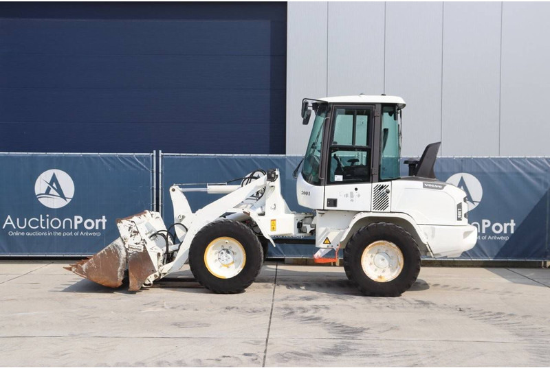 Volvo L30G - Wheel loader: picture 2 Volvo L30G - Wheel loader: picture 2