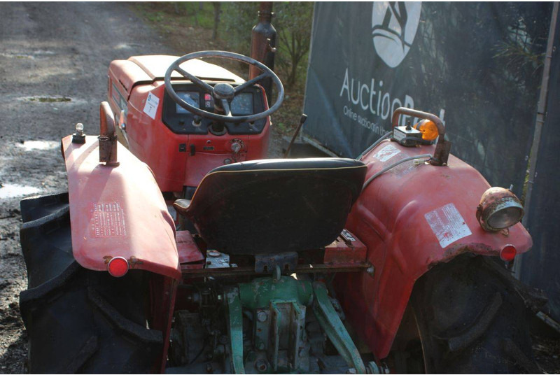 Farm tractor Yanmar YM2310: picture 15