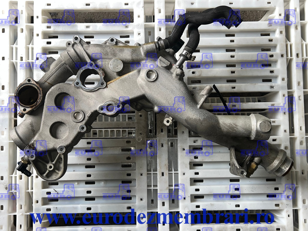 CARCASA POMPA APA MAN TGX D3876 51.06500.7130, 51.06330.5095, 51.06330.3069, 51.06302.3609 - Coolant pump for Truck: picture 2 CARCASA POMPA APA MAN TGX D3876 51.06500.7130, 51.06330.5095, 51.06330.3069, 51.06302.3609 - Coolant pump for Truck: picture 2