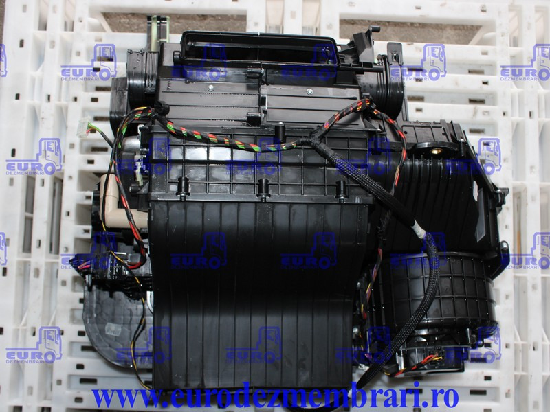 CARCASA SISTEM CLIMATIZARE MERCEDES ACTROS MP4 A9608305560 - A/C part for Truck: picture 2 CARCASA SISTEM CLIMATIZARE MERCEDES ACTROS MP4 A9608305560 - A/C part for Truck: picture 2