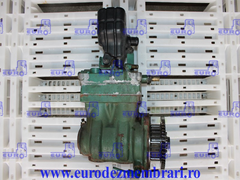 COMPRESOR AER CU AMBREIAJ VOLVO FH4 D13K 22017920, 22605008, 21984259 - Air brake compressor for Truck: picture 1 COMPRESOR AER CU AMBREIAJ VOLVO FH4 D13K 22017920, 22605008, 21984259 - Air brake compressor for Truck: picture 1