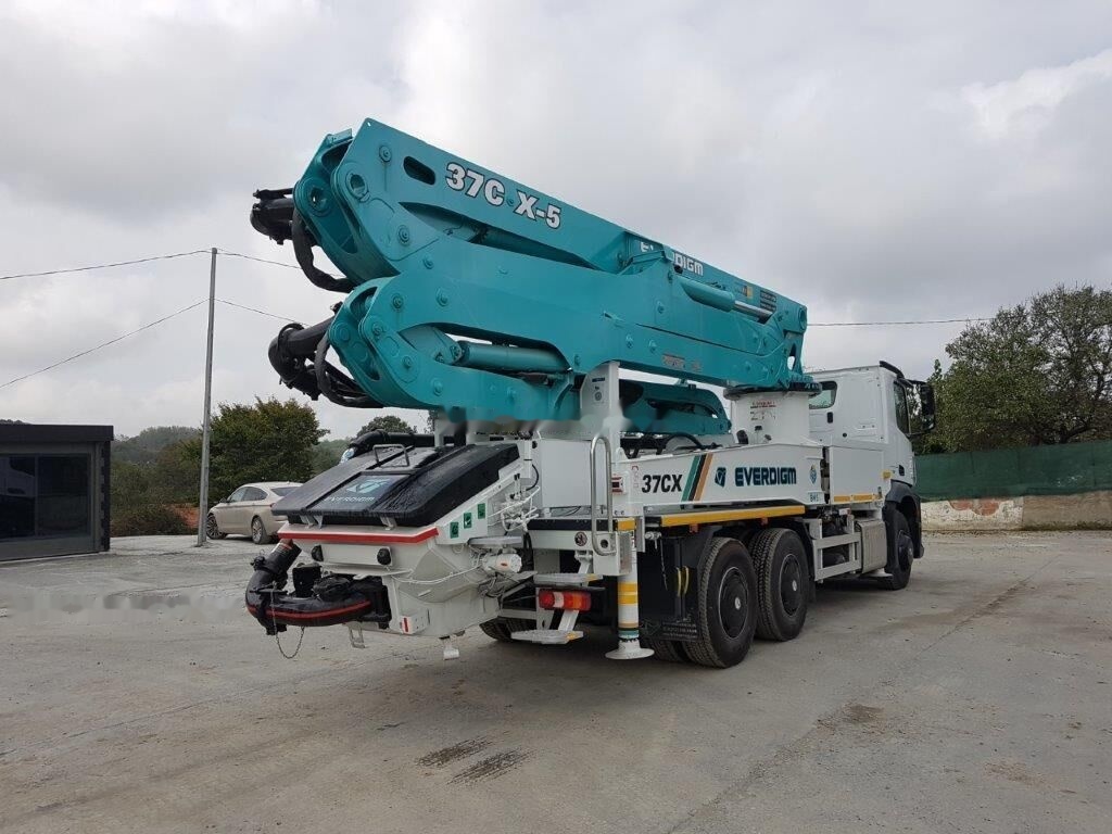 New Concrete pump truck Mercedes-Benz 3343 P: picture 6 New Concrete pump truck Mercedes-Benz 3343 P: picture 6