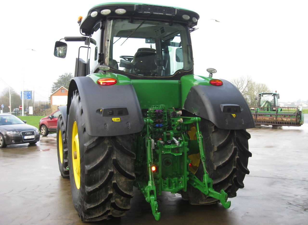 John Deere 7310R - Farm tractor: picture 5 John Deere 7310R - Farm tractor: picture 5